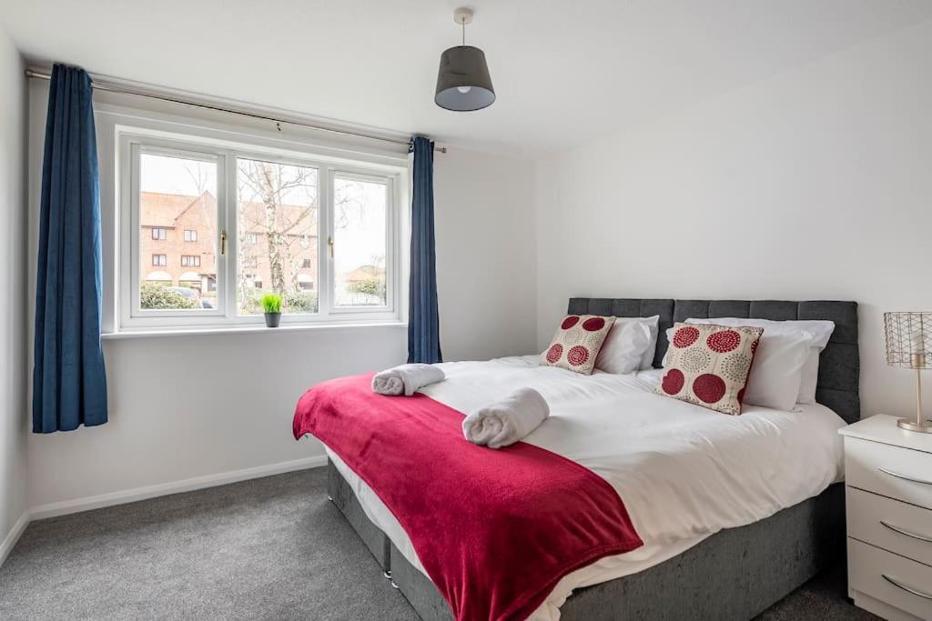 Two Bedroom Flat Near Colchester Hospital With Free Parking And Internet Mile End Kültér fotó